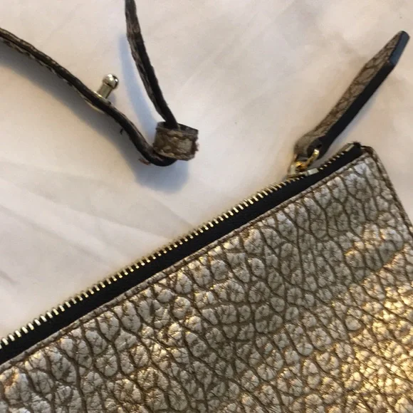 Burberry Canterbury Elephant Embossed Tote wallet - Picture 3 of 3